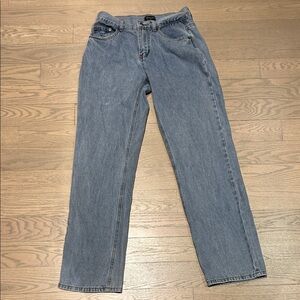 White Fox Boutique Women's Straight Jeans in Faded Blue